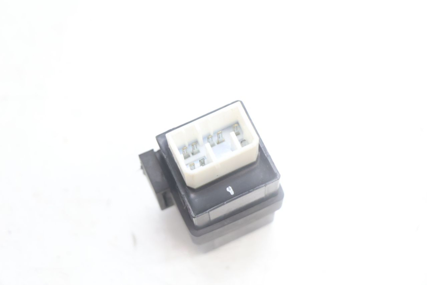 photo de FLASHER RELAY YAMAHA XMAX X-MAX 125 (2006 - 2009) - Alternative perspective