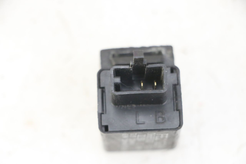 photo de TURN SIGNAL RELAY YAMAHA XJ6 ABS 600 (2008 - 2016) - Alternative perspective