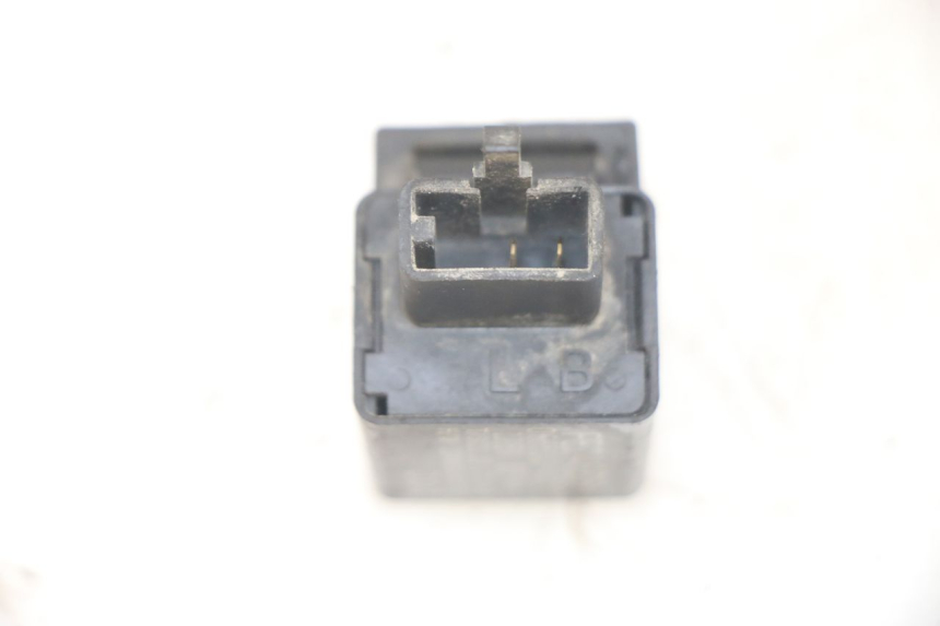 photo de TURN SIGNAL RELAY YAMAHA XJN DIVERSION 600 (2000 - 2003) - Zoom on usage condition