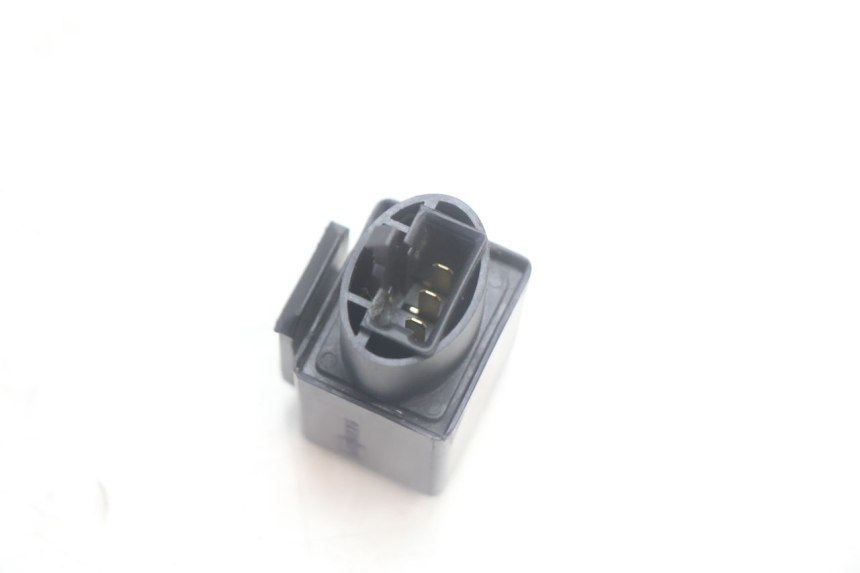 photo de TURN SIGNAL RELAY HONDA XLV VARADERO 125 (2007 - 2012) - Alternative perspective