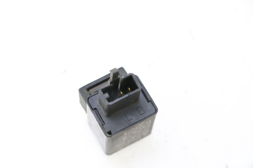 photo de TURN SIGNAL RELAY YAMAHA XP T-MAX ABS 500 (2005 - 2005) - Zoom on usage condition