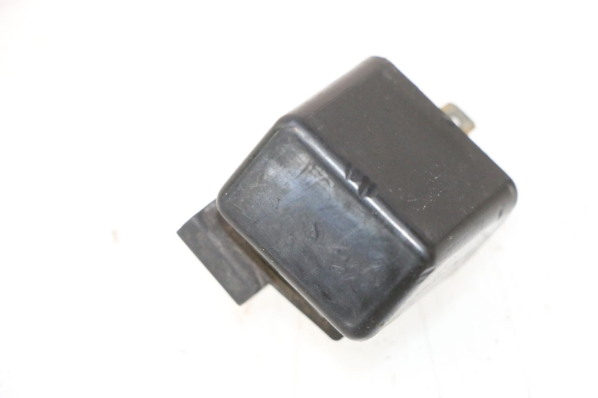 photo de TURN SIGNAL RELAY HONDA XRV AFRICA TWIN 750 (1990 - 1992) - Zoom on usage condition