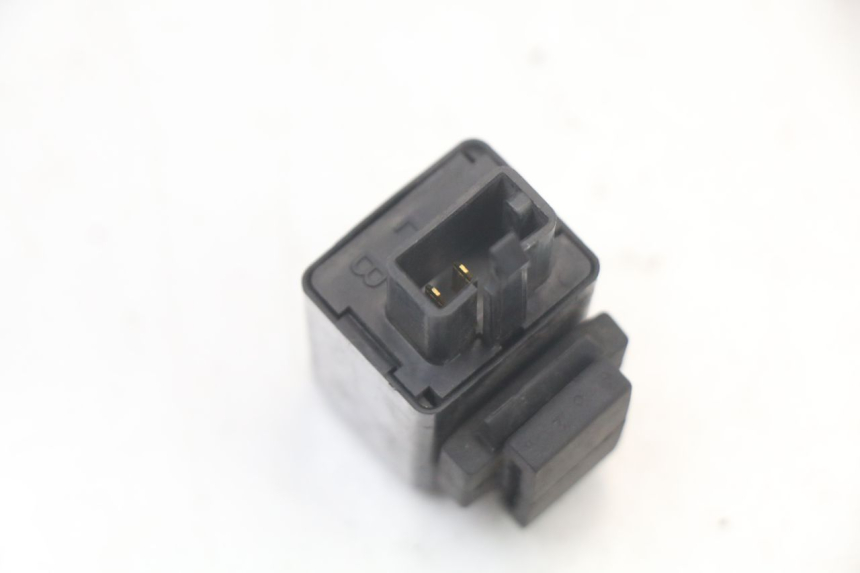 photo de TURN SIGNAL RELAY YAMAHA FZ1 FAZER 1000 (2007 - 2009) - Technical close-up