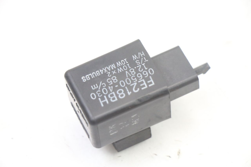 photo de TURN SIGNAL RELAY YAMAHA XJ6 600 (2008 - 2016) - Component detail