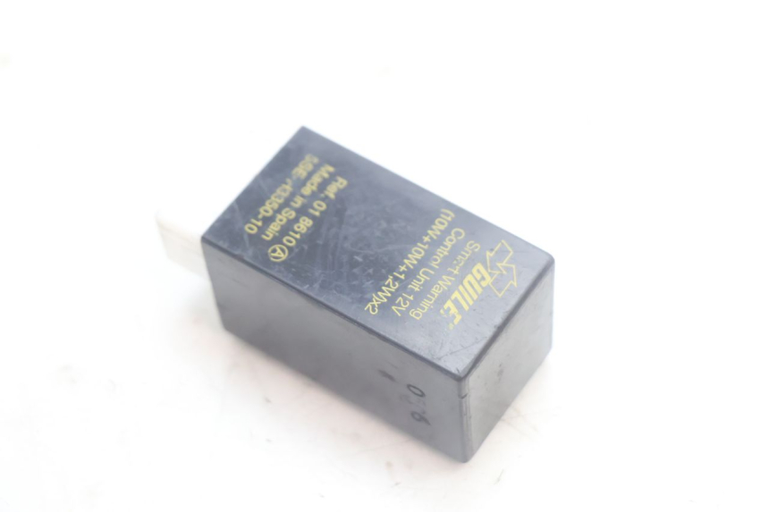 photo de FLASHER RELAY YAMAHA YP MAJESTY 125 (2007 - 2010) - Component detail