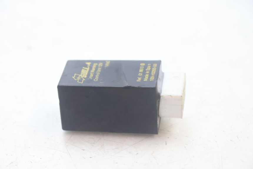 photo de FLASHER RELAY YAMAHA YP MAJESTY 125 (2002 - 2006) - Zoom on usage condition
