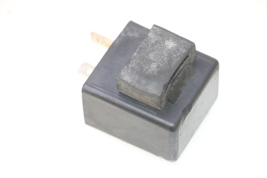 photo de TURN SIGNAL RELAY YAMAHA YP MAJESTY 125 (1998 - 2001) - Component detail