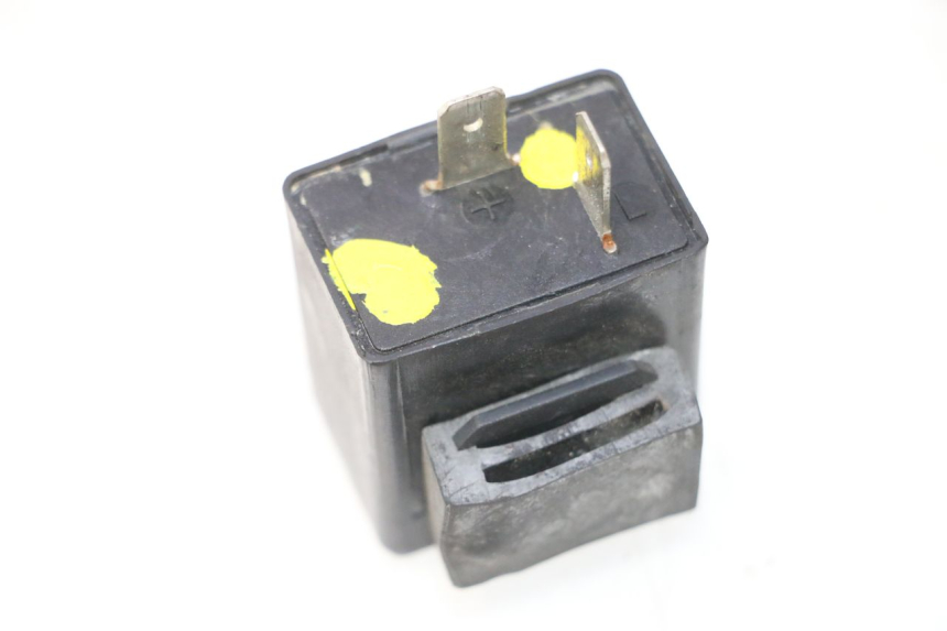 photo de TURN SIGNAL RELAY YAMAHA YP MAJESTY 125 (1998 - 2001) - Zoom on usage condition