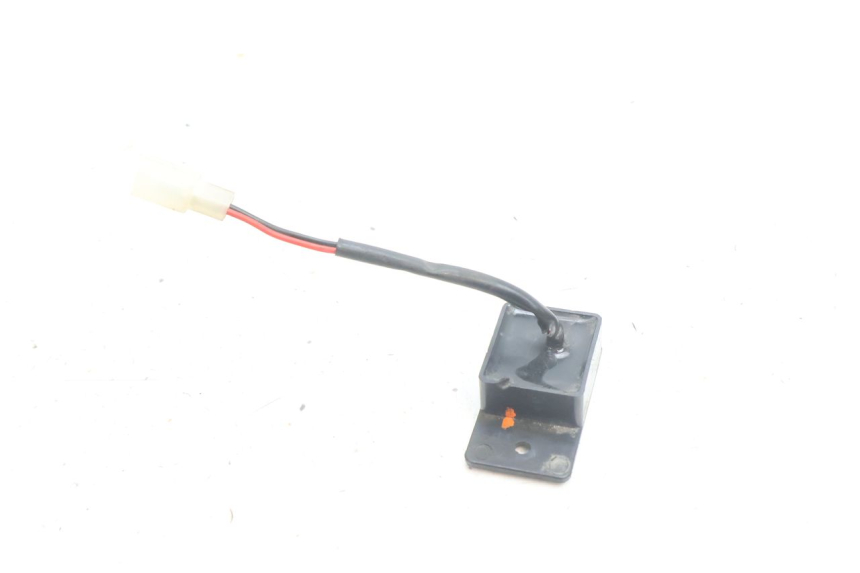 photo de TURN SIGNAL RELAY YAMAHA YZF R6 600 (2008 - 2009) - Alternative perspective