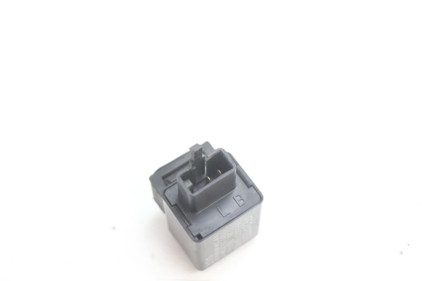 photo de FLASHER RELAY KAWASAKI ZX-6R ZX6R 600 (1995 - 1997) - Alternative perspective