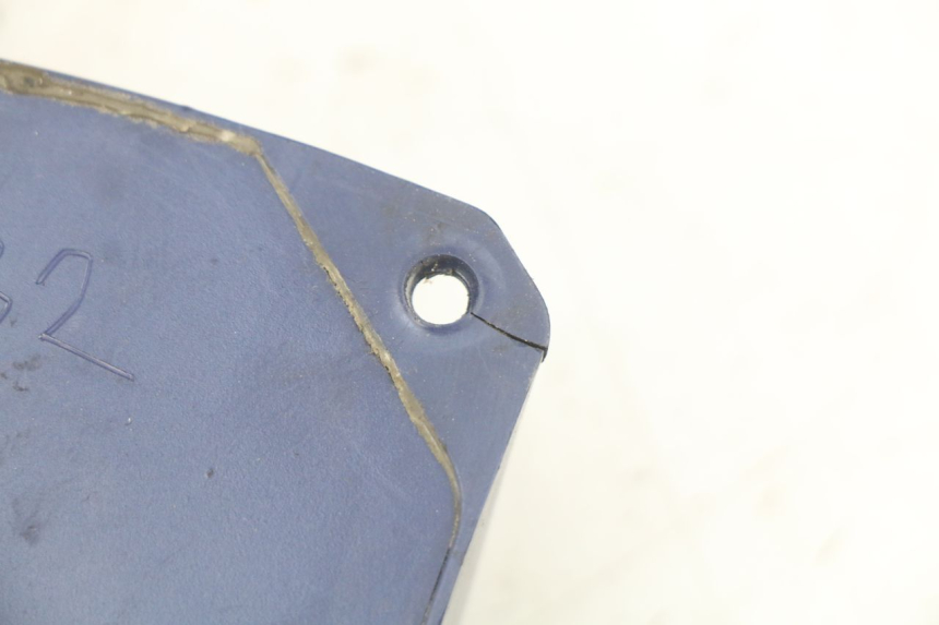 photo de BATTERY CHARGER PEUGEOT E-VIVACITY 1 (2012 - 2018) - Fixing points details