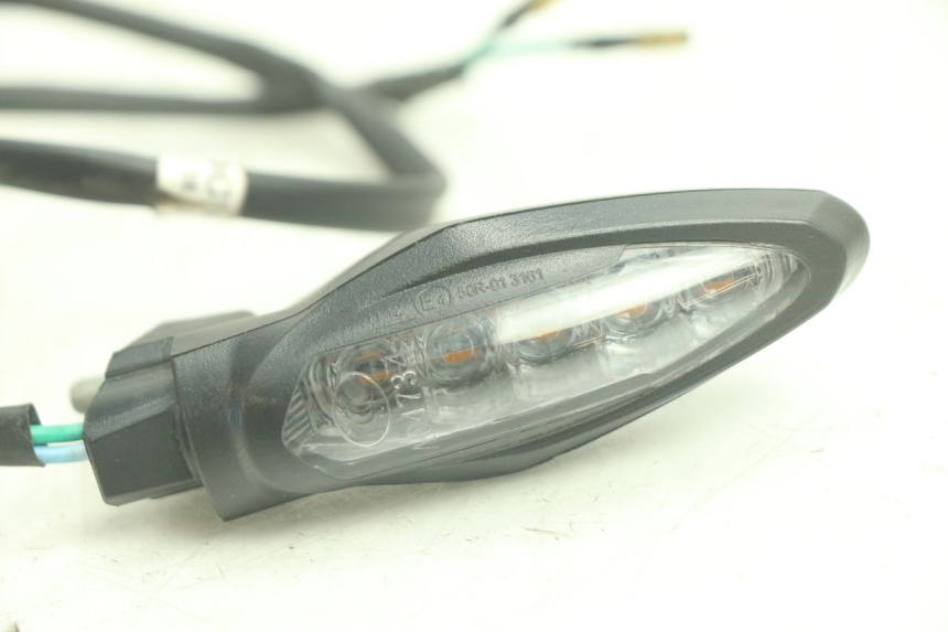 photo de REAR TURN SIGNAL KYMCO AGILITY 4T 50 (2018 - 2022) - Zoom on usage condition