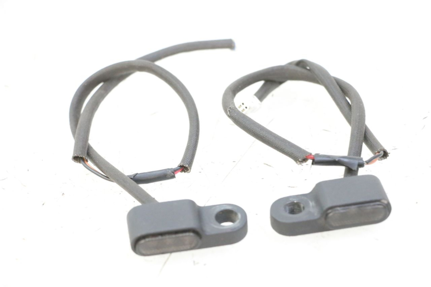 photo de REAR TURN SIGNAL DERBI SENDA SM DRD X-TREME 50 (2011 - 2017) - Main view