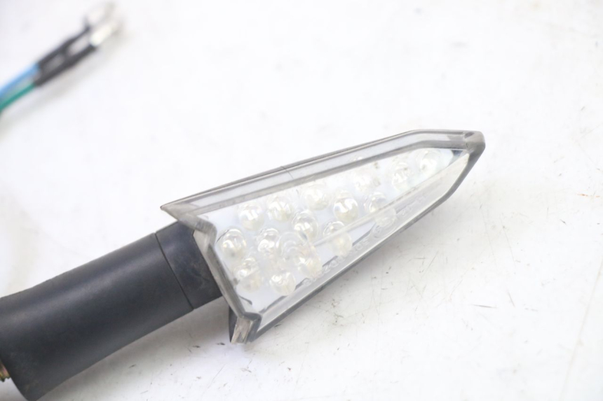 photo de REAR RIGHT TURN SIGNAL ORCAL CAVARO 4T 50 (2019 - 2023) - Component detail