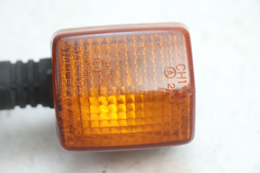 photo de REAR RIGHT TURN SIGNAL HONDA CB TWO FIFTY 250 (1991 - 2002) - Component detail
