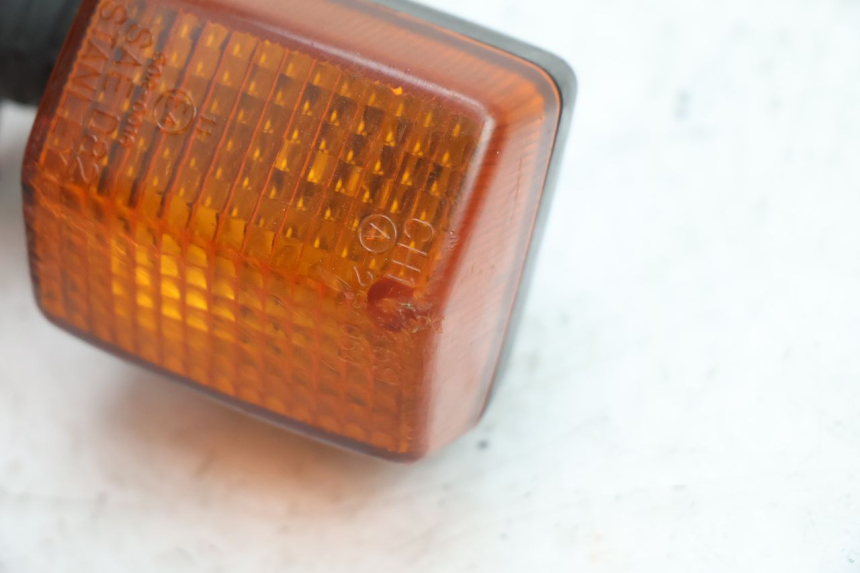 photo de REAR RIGHT TURN SIGNAL HONDA CB TWO FIFTY 250 (1991 - 2002) - Alternative perspective