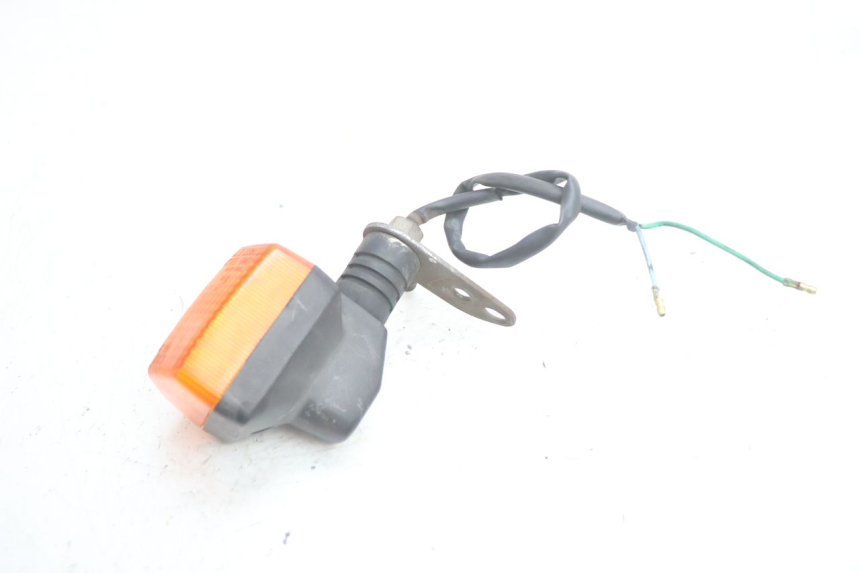 photo de REAR RIGHT TURN SIGNAL HONDA CB TWO FIFTY 250 (1991 - 2002) - Technical close-up