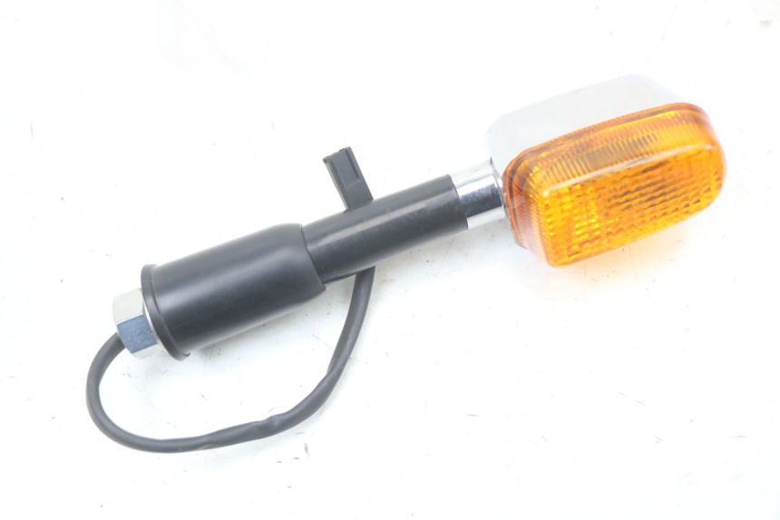 photo de REAR RIGHT TURN SIGNAL ROYAL ENFIELD CONTINENTAL GT 650 (2019 - 2024) - Component detail