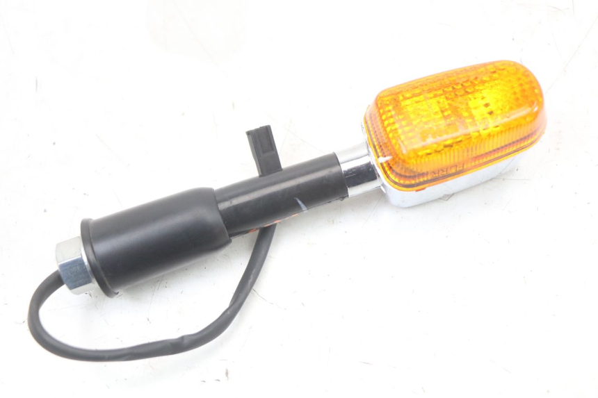photo de REAR RIGHT TURN SIGNAL ROYAL ENFIELD CONTINENTAL GT 650 (2019 - 2024) - Zoom on usage condition