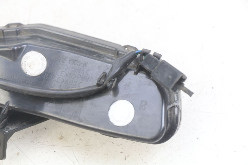 photo de RIGHT REAR TURN SIGNAL PEUGEOT DJANGO 4T 50 (2014 - 2019) - Zoom on usage condition