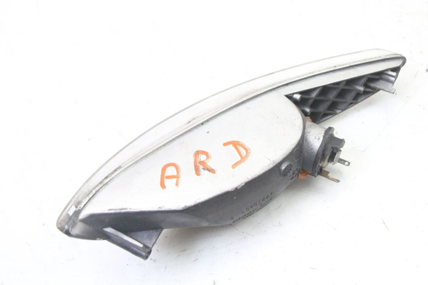 photo de REAR RIGHT TURN SIGNAL PEUGEOT ELYSEO 125 (1999 - 2004) - Alternative perspective