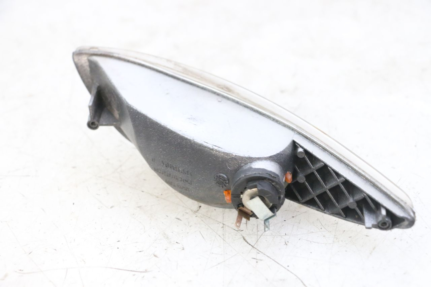 photo de REAR RIGHT TURN SIGNAL PEUGEOT ELYSTAR 125 (2002 - 2007) - Alternative perspective