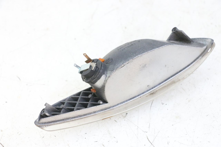 photo de REAR RIGHT TURN SIGNAL PEUGEOT ELYSTAR 125 (2002 - 2007) - Technical close-up
