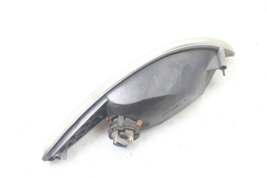 photo de REAR RIGHT TURN SIGNAL PEUGEOT ELYSTAR 50 (2002 - 2014) - Product overview