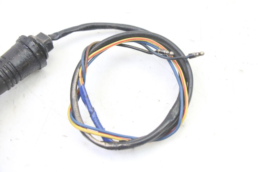 photo de REAR RIGHT TURN SIGNAL YAMAHA FJ 36Y 1100 (1984 - 1985) - Fixing points details