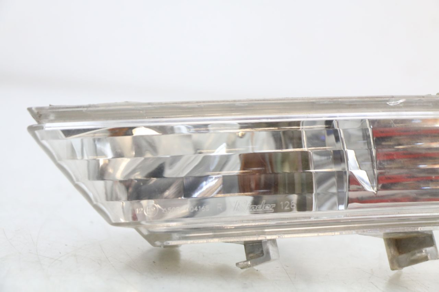 photo de REAR RIGHT TURN SIGNAL PEUGEOT GEOPOLIS RS 125 (2007 - 2009) - Zoom on usage condition