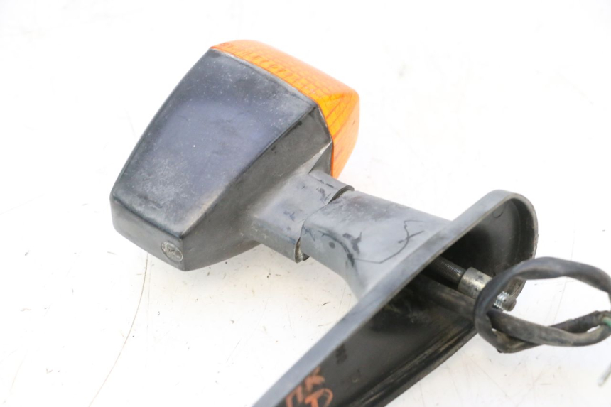 photo de REAR RIGHT TURN SIGNAL KAWASAKI GPX F ZX750F 750 (1986 - 1990) - Surface and material condition