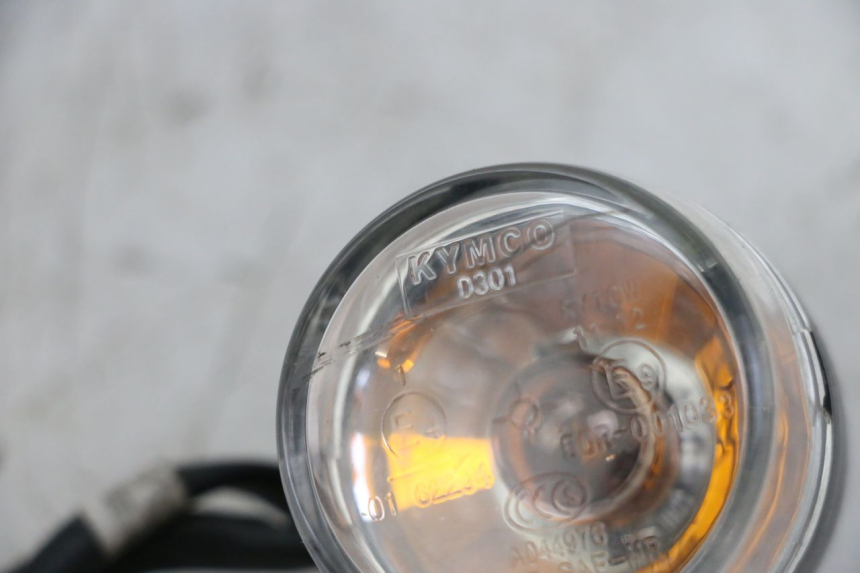 photo de REAR RIGHT TURN SIGNAL KYMCO AGILITY 4T 50 (2018 - 2022) - Technical close-up