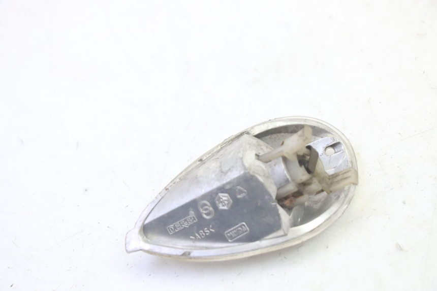 photo de REAR RIGHT TURN SIGNAL PIAGGIO LIBERTY 125 (1998 - 2008) - Zoom on usage condition