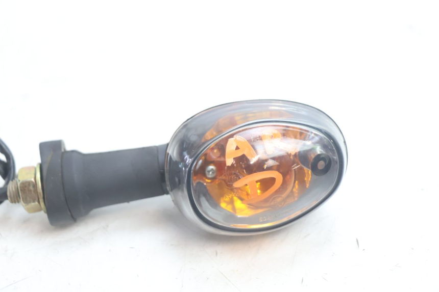 photo de REAR RIGHT TURN SIGNAL LONGJIA LJ50QT 8M 2T 50 (2010 - 2017) - Component detail