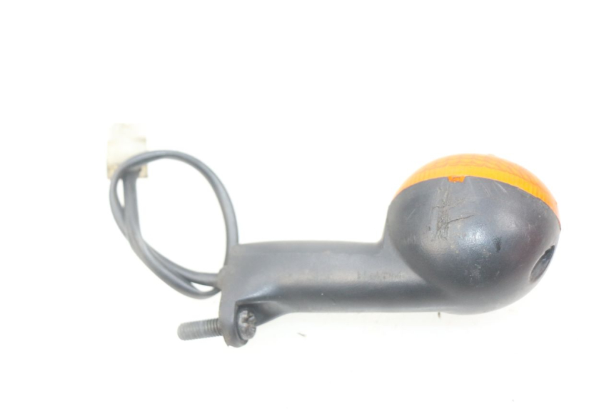 photo de RIGHT REAR TURN SIGNAL PEUGEOT LUDIX 2 PRO 4T 50 (2008 - 2013) - Zoom on usage condition