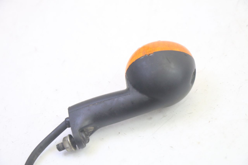 photo de RIGHT REAR TURN SIGNAL PEUGEOT LUDIX 50 (2005 - 2007) - Alternative perspective