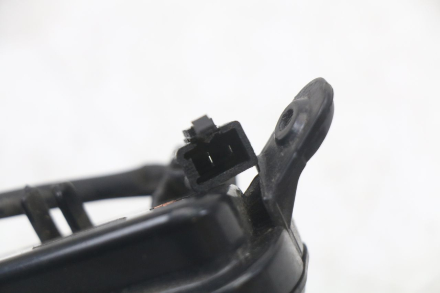 photo de REAR RIGHT TURN SIGNAL PEUGEOT DJANGO 125 (2014 - 2017) - Fixing points details