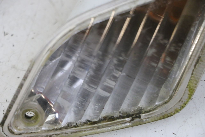 photo de REAR RIGHT TURN SIGNAL PIAGGIO VESPA GRANTURISMO 200 (2004 - 2005) - Component detail