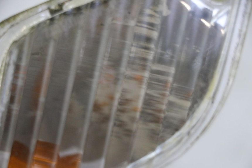 photo de REAR RIGHT TURN SIGNAL PIAGGIO VESPA GRANTURISMO 200 (2004 - 2005) - Alternative perspective