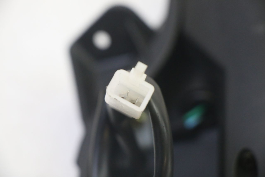 photo de REAR RIGHT TURN SIGNAL EFUN PUSA 1 - Fixing points details