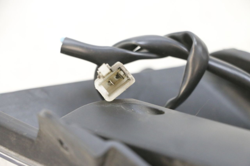 photo de REAR RIGHT TURN SIGNAL EFUN PUSA 1 - Technical close-up