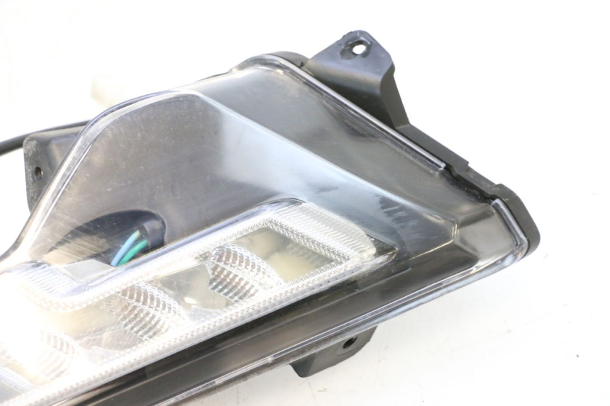 photo de REAR RIGHT TURN SIGNAL EFUN PUSA 1 - Zoom on usage condition