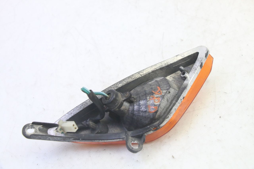 photo de REAR RIGHT TURN SIGNAL DAELIM S1 125 (2007 - 2016) - Alternative perspective