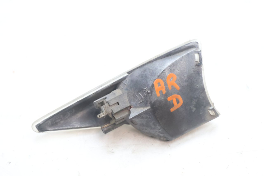 photo de REAR RIGHT TURN SIGNAL PEUGEOT SPEEDFIGHT 2 AC 50 (2000 - 2009) - Zoom on usage condition