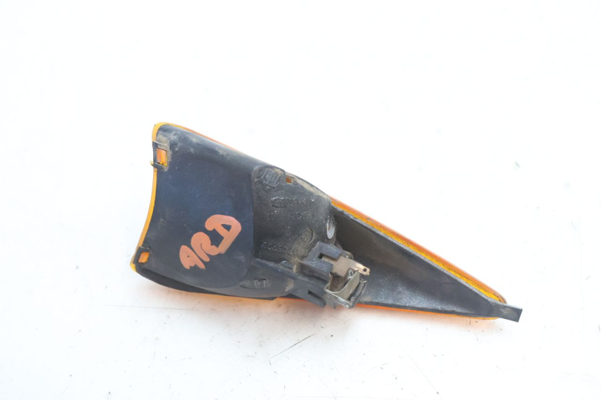 photo de REAR RIGHT TURN SIGNAL PEUGEOT SPEEDFIGHT LC 50 (1996 - 2002) - Alternative perspective