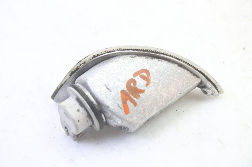 photo de REAR RIGHT TURN SIGNAL PIAGGIO VESPA S 2T 50 (2007 - 2014) - Zoom on usage condition