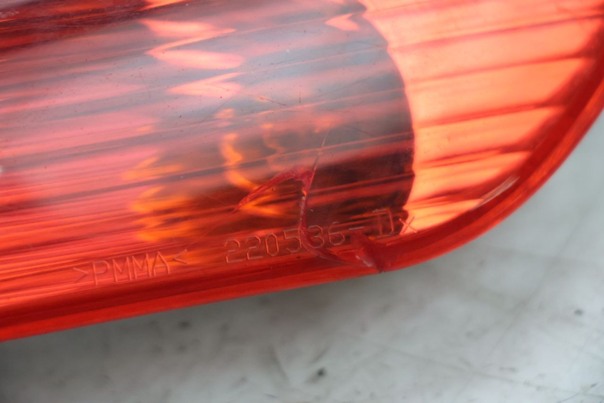 photo de REAR RIGHT TURN SIGNAL PIAGGIO X8 STREET 125 (2006 - 2007) - Technical close-up
