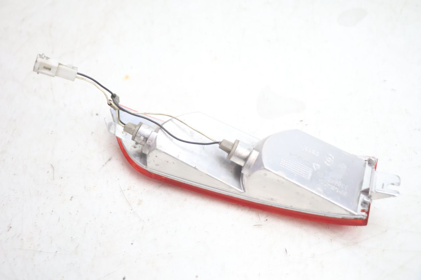photo de REAR RIGHT TURN SIGNAL PIAGGIO X8 STREET 125 (2006 - 2007) - Fixing points details