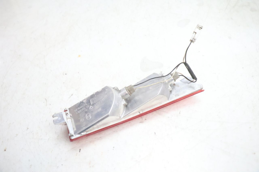 photo de REAR RIGHT TURN SIGNAL PIAGGIO X8 STREET 125 (2006 - 2007) - Surface and material condition