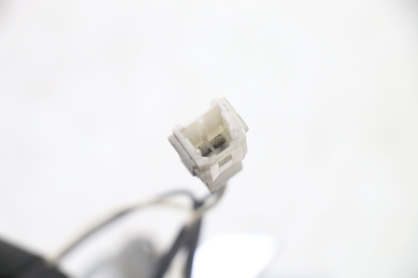 photo de RIGHT REAR TURN SIGNAL PIAGGIO XEVO - X EVO 125 (2007 - 2017) - Fixing points details